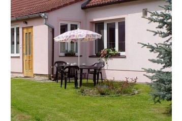 Češka Chata Všemyslice, Eksterier